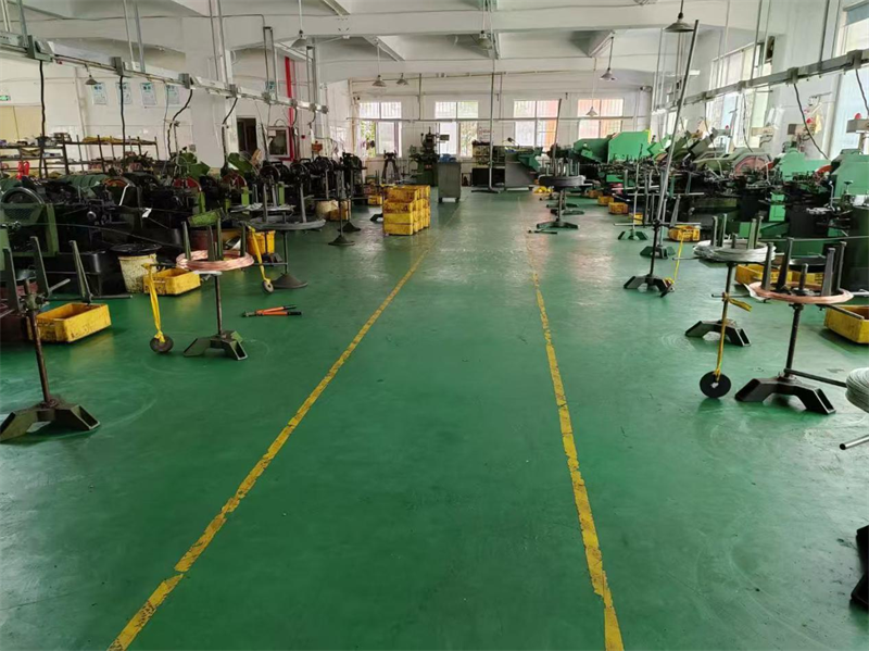 Barisan pengeluaran rivet dalam logam nuote