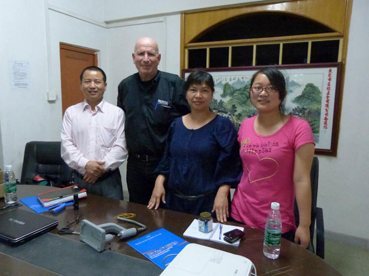 Selamat Datang Rakan Austria Peter datang ke logam nuote